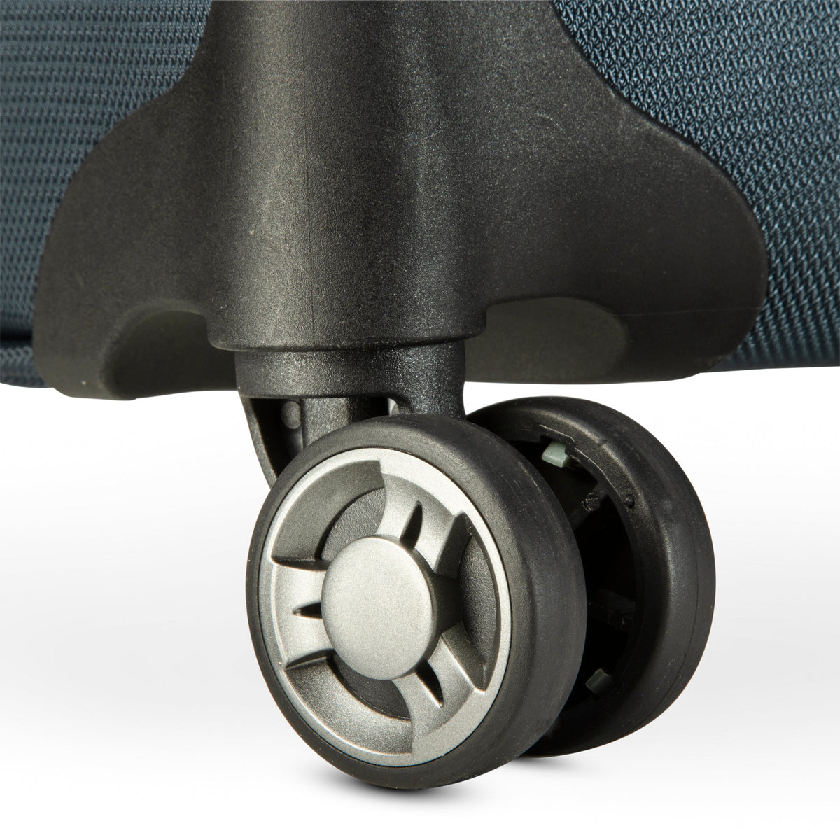 Ricardo Beverly Hills Luggage Ricardo Beverly Hills Avalon Carry-On Spinner Luggage