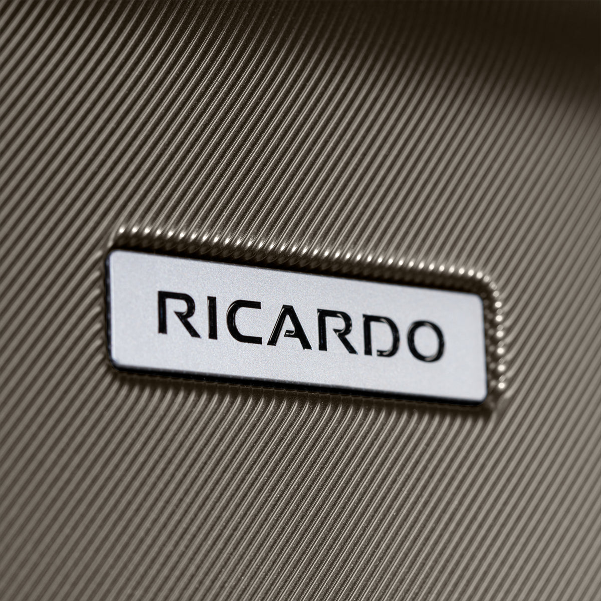 Ricardo Beverly Hills Luggage Ricardo Beverly Hills Montecito 2.0 Hardside Large Check-In Expandable Spinner Luggage
