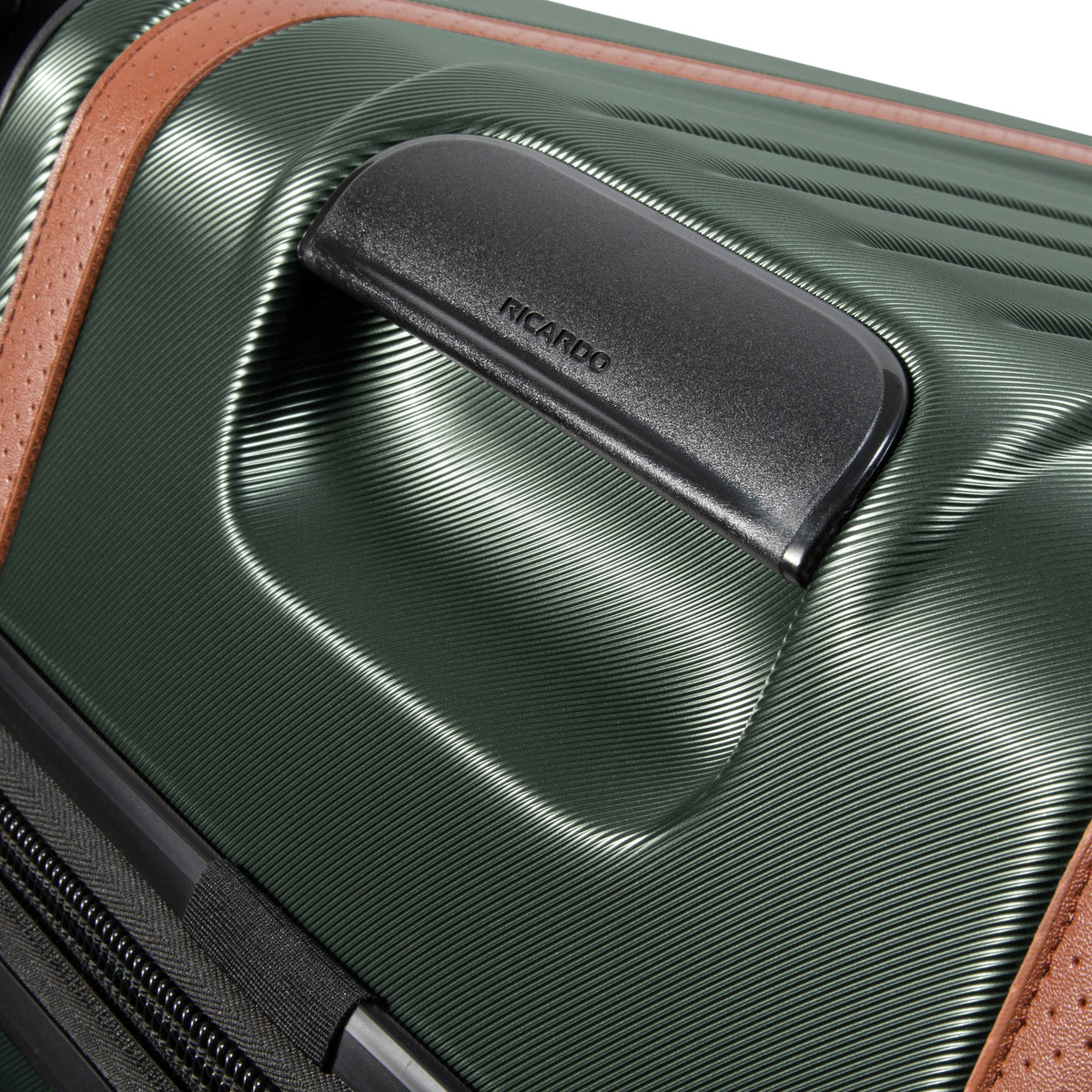 Ricardo Beverly Hills Luggage Ricardo Beverly Hills Montecito 2.0 Hardside Large Check-In Expandable Spinner Luggage