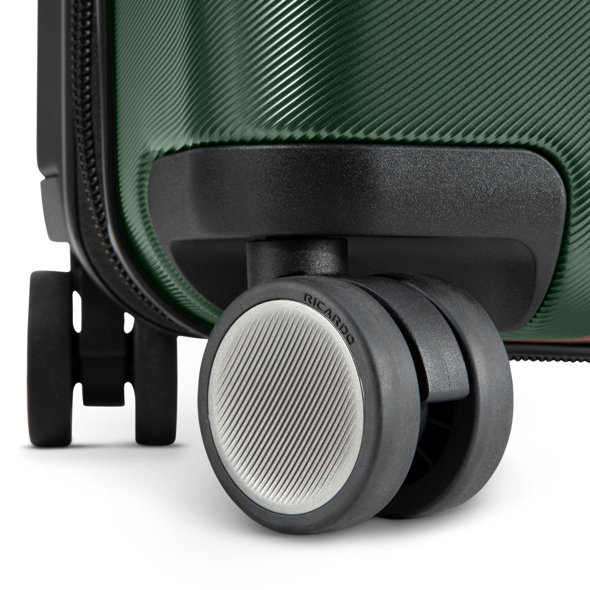 Ricardo Beverly Hills Luggage Ricardo Beverly Hills Montecito 2.0 Hardside Large Check-In Expandable Spinner Luggage