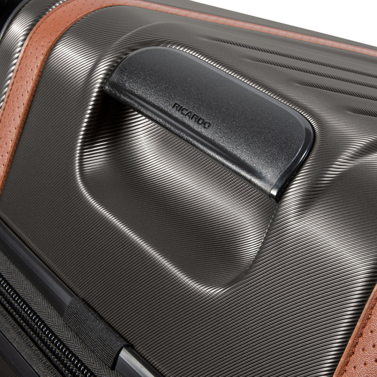 Ricardo Beverly Hills Luggage Ricardo Beverly Hills Montecito 2.0 Hardside Medium Check-In Expandable Spinner Luggage