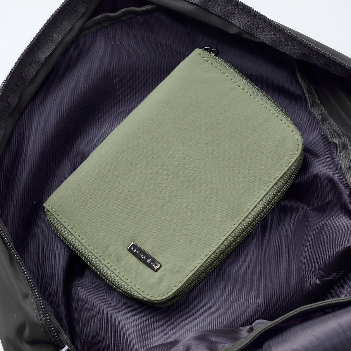 Travelon Wallets Travelon RFID Blocking Passport Zip Wallet