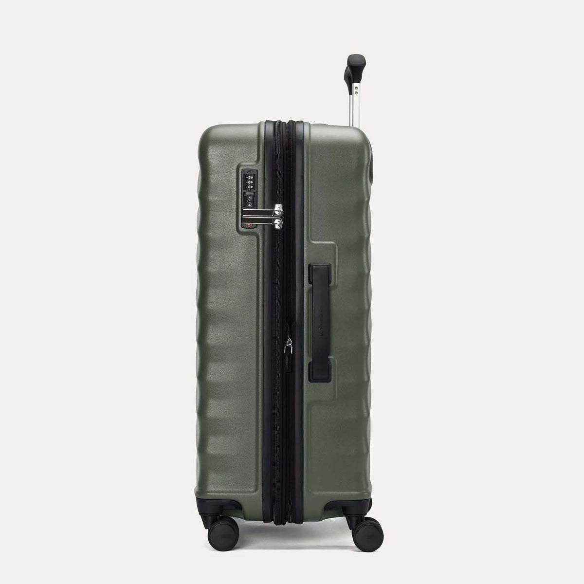 Travelpro Luggage Travelpro Maxlite Air V2 Medium Check-In Hardside Spinner