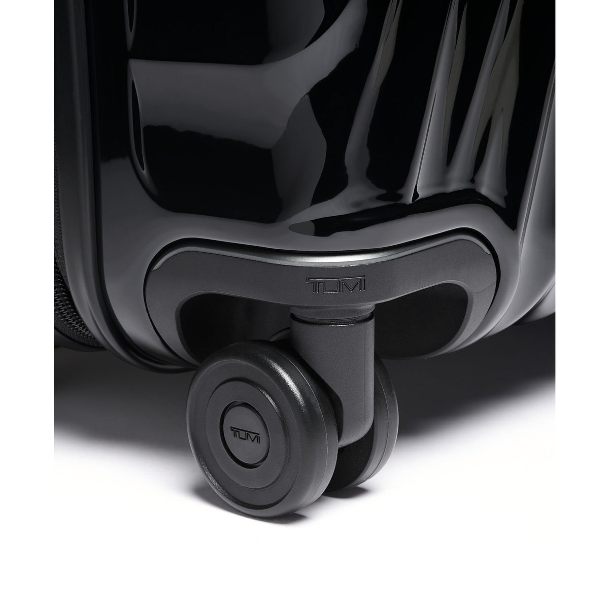 Tumi Luggage Tumi 19 Degree Continental Expandable 4 Wheeled Carry-On Luggage
