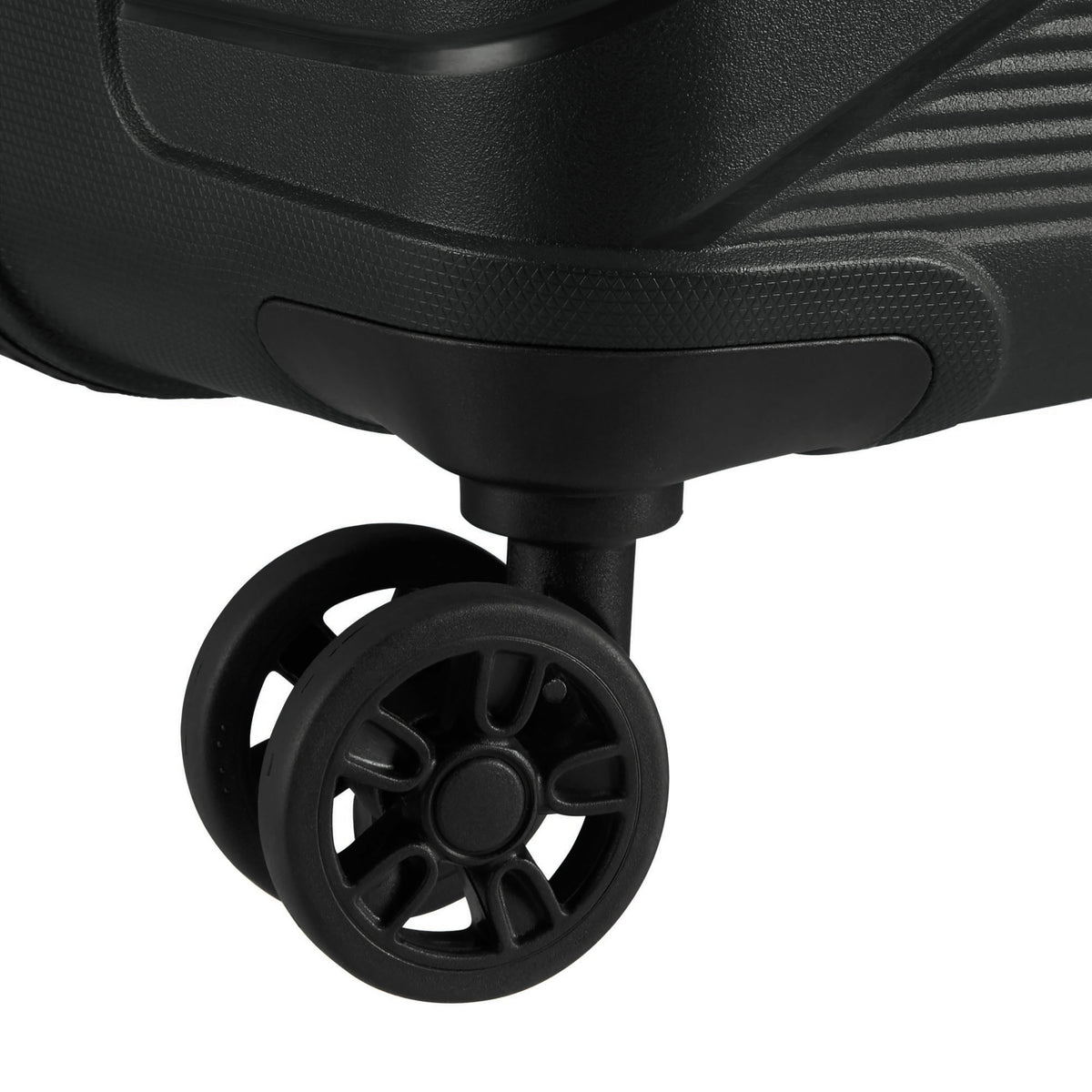American Tourister Luggage American Tourister Airconic Spinner Medium Luggage